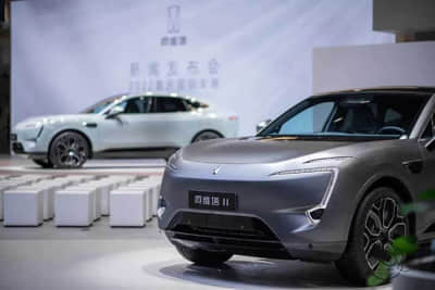 小米SU7即将上市 雷军反复强调价格不便宜 打的什么算盘