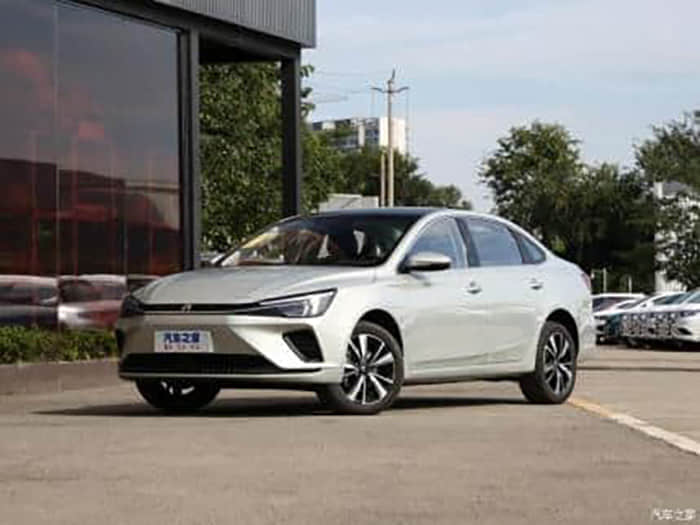 纯电豪华SUV，奥迪Q4 e-tron 外观时尚，续航605km,