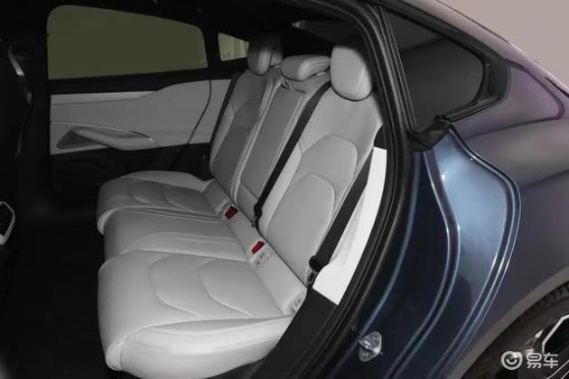 预算25万左右想买高品质电车,小米SU7和Model 3该如何选择呢?