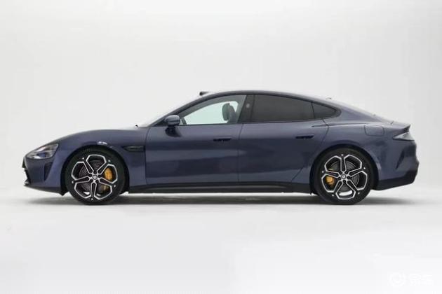 预算25万左右想买高品质电车,小米SU7和Model 3该如何选择呢?