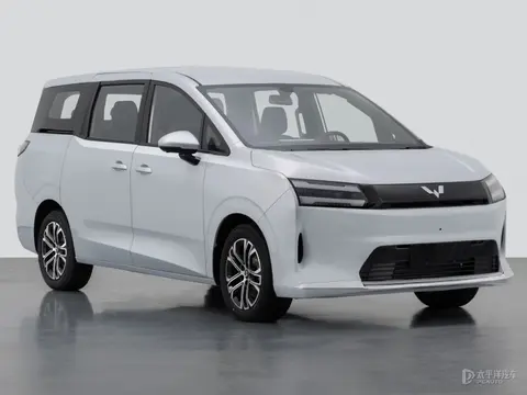 五菱星光730申报图曝光 七座MPV/轴距超2米9 三种动力可选