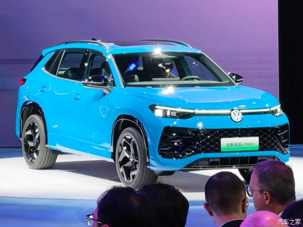 详细阅读:2025广州车展:一汽-大众全新探岳L PHEV首发 全面新能源化 2025广州车展:一汽-大众全新探岳L PHEV首发 全面新能源化