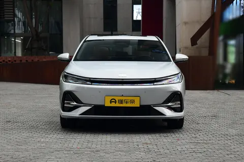 吉利银河A7深度体验：7.1 秒破百 + 2100km 续航，家用车新选择