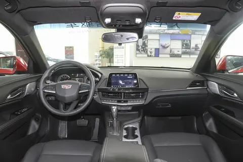 颜值与实用兼顾：CT4与奔驰A级女性购车指南