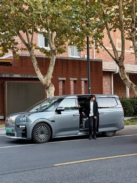 智界V9实车曝光，岚图梦想家极氪009无需担心，华为会带火MPV市场