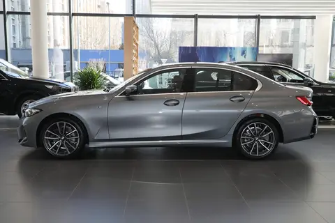 宝马3系车险购买方案推荐与避坑指南