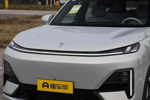 春运返乡实测，深蓝S09 Max塞7箱年货，智驾辅助躺平还享重磅补贴