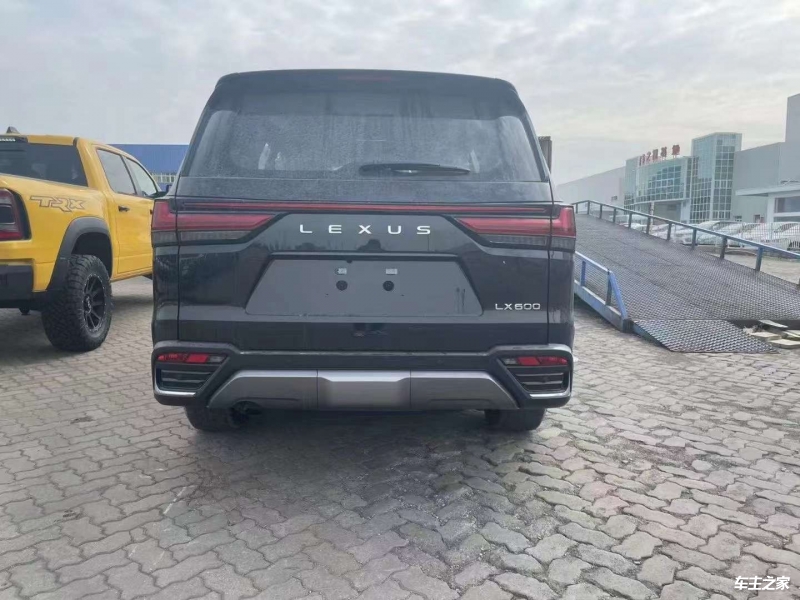 2026款四座雷克萨斯LX600性能强悍报价 动力十足